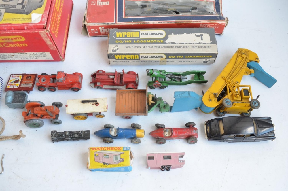 Collection of vintage diecast vehicles, books and railway models to include a Dinky Supertoys 564 - Image 2 of 13