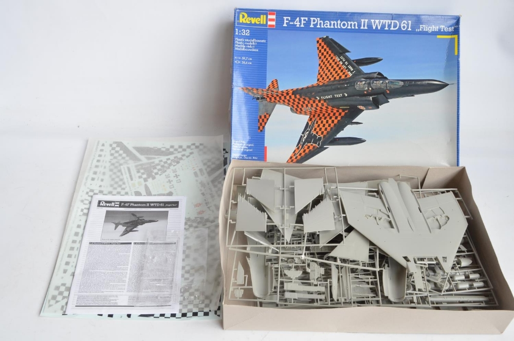 Three unbuilt 1/32 scale German Air Force and Naval jet and helicopter plastic model kits to include - Image 4 of 5