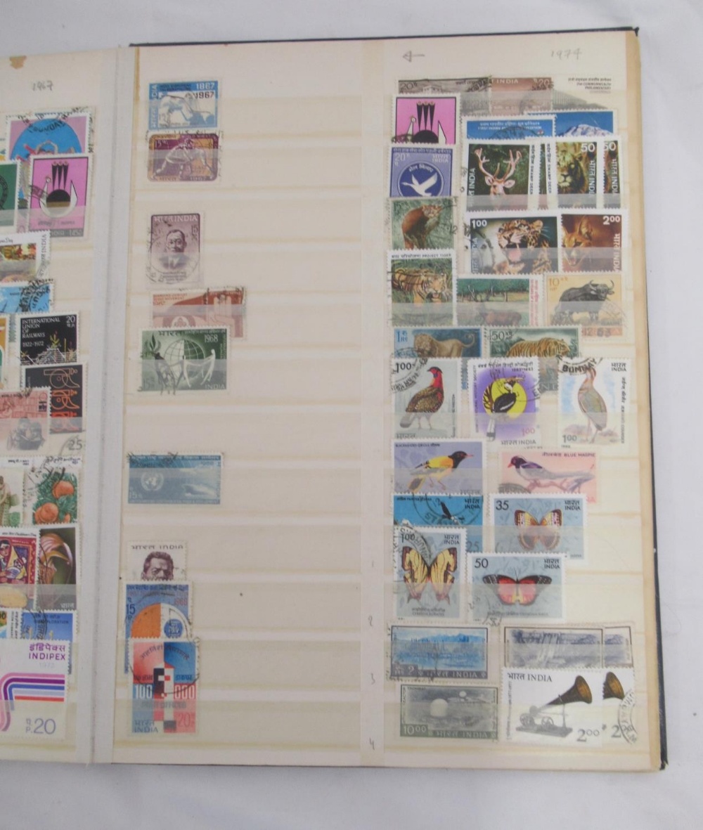 2 stamp folders cont. mixed international stamps relating to birds, a stamp album cont. mixed - Image 17 of 17