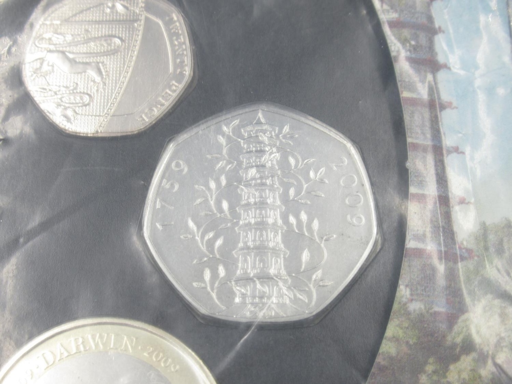 A United Kingdom Royal Mint brilliant uncirculated 2009 coin year set to include the Kew Garden - Image 3 of 3