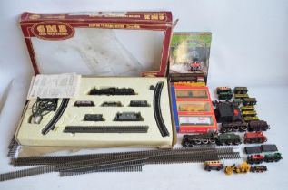 Collection of train models to include OO gauge Airfix Euston To Manchester boxed set (box very