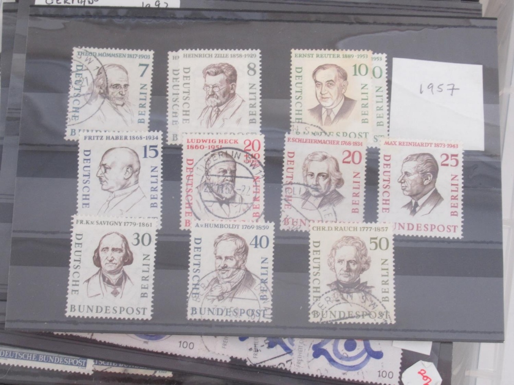 Assorted collection of German Stamp sets, Air World and International Covers, & mixed stamp booklets - Image 10 of 12