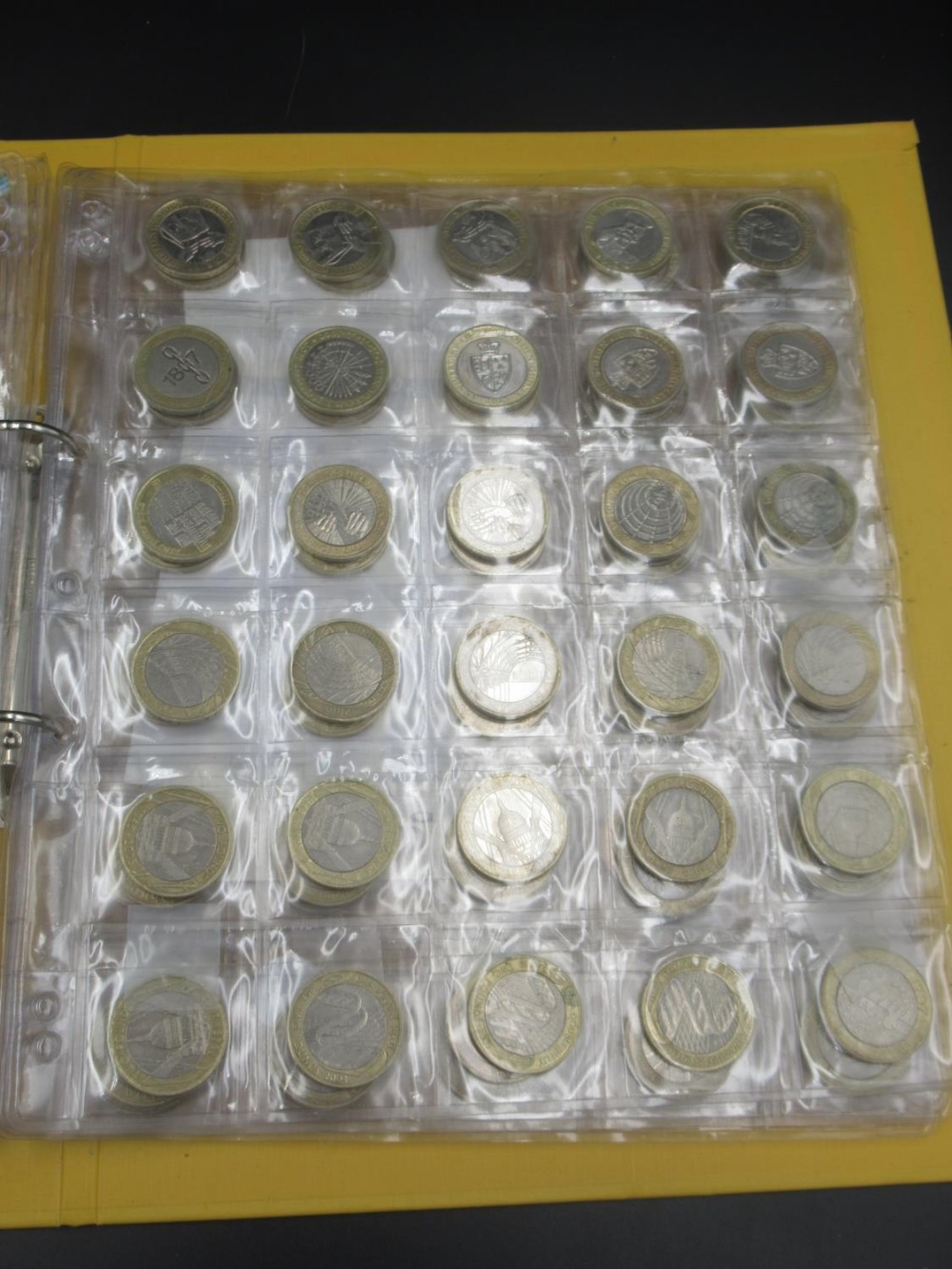 Large mixed collection of British coins and bank notes to inc. commemorative £2 coins (approx 247) - Image 13 of 15