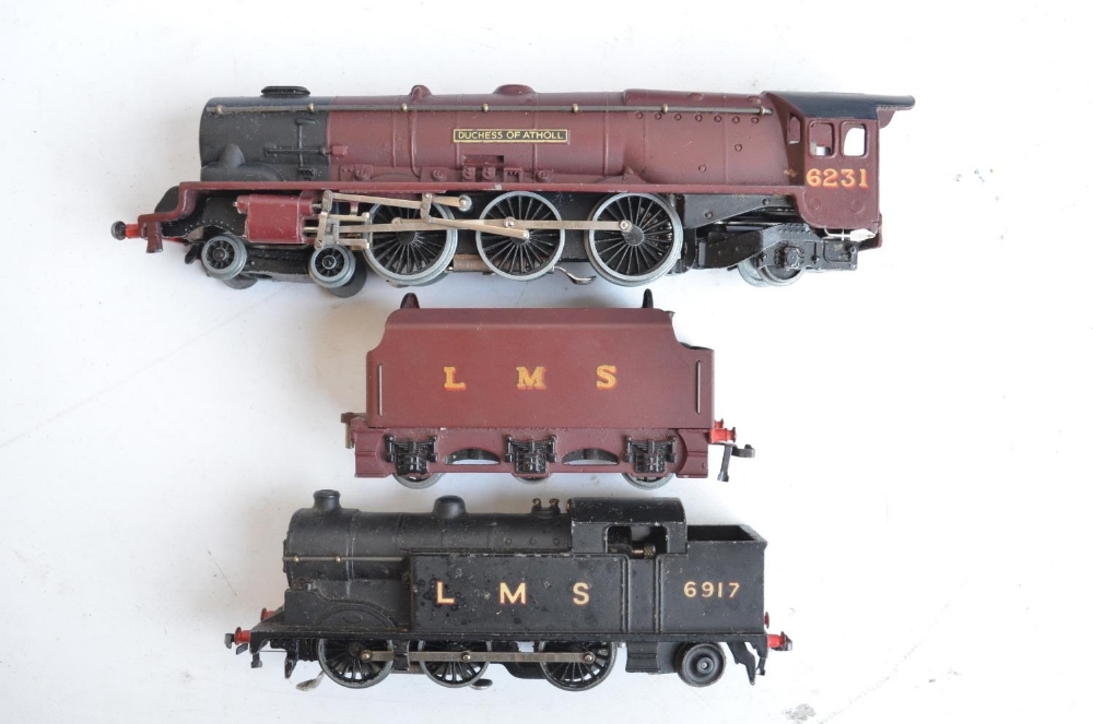 Collection of vintage Hornby Dublo (3 rail electric) railway models and accessories to include boxed - Image 9 of 12