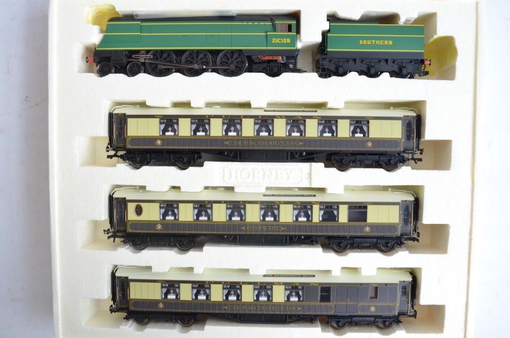 Hornby limited edition OO gauge R2661M Bournemouth Belle train pack with West Country/Battle Of - Image 2 of 4