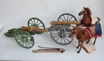 Two 1/6 scale cannon and 2x horse models, no makers marks (cannons made from wood and metal)