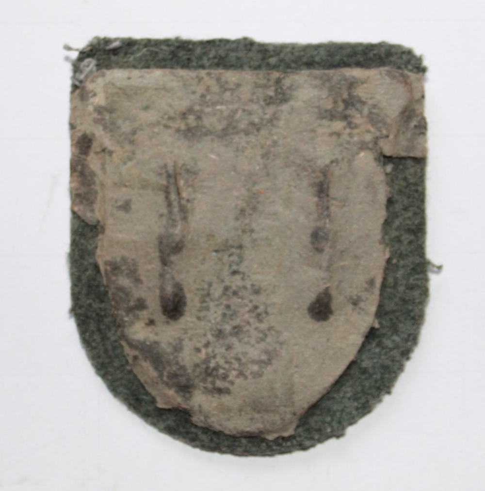 Wehrmacht Krim Campaign Shield(Crimea) Complete with prongs and original cloth backing. Unissued - Image 2 of 2
