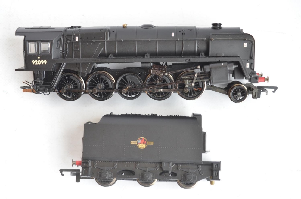 Hornby limited edition OO gauge R2139 Fitted Freight train pack with BR Class 9 2-10-0 electric - Image 4 of 7