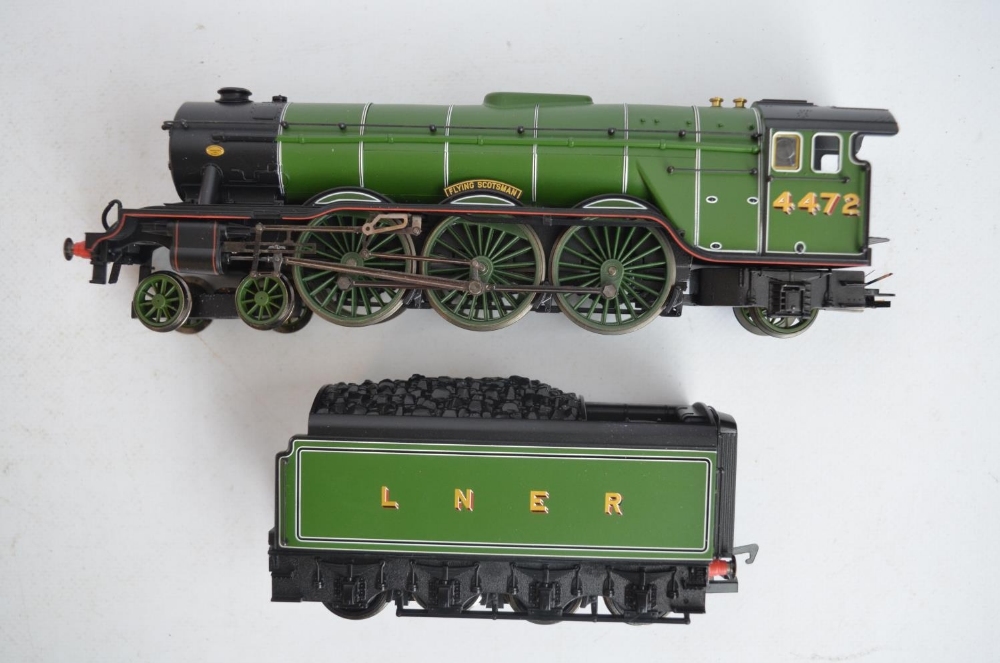 Hornby OO gauge R2261 Super Detail LNER 4-6-2 Class A3 'Flying Scotsman' electric steam locomotive - Image 2 of 3