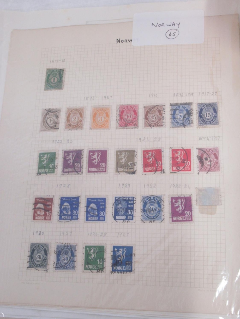Assorted collection of stamps both loose and in stamp sheets/presentations (qty. in 1 box) - Image 9 of 14