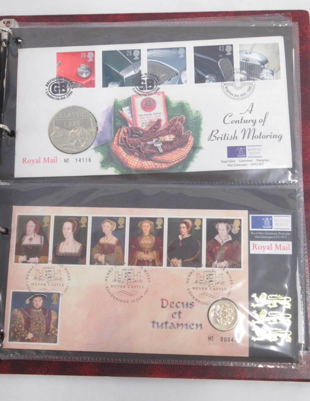 Assorted collection of Coin covers in folder and loose to inc. The 100th Year of HM Queen - Image 15 of 18