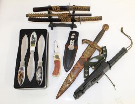 Collection of knives in various styles, to include a set of three Franklin Mint knives with