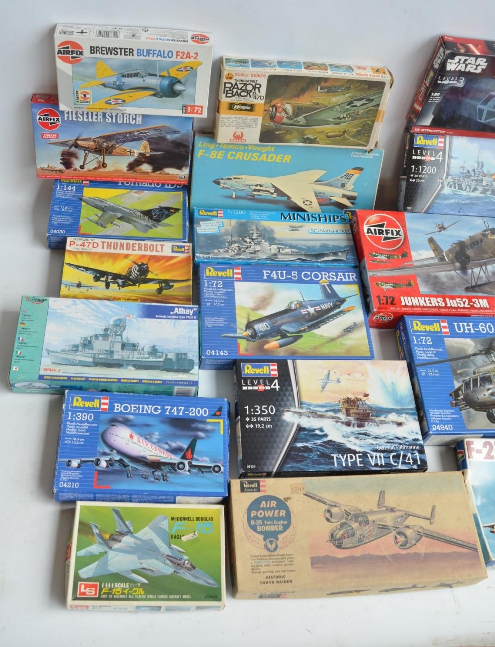 Twenty Three unbuilt aviation, marine and science fiction related plastic model kits, various scales - Image 2 of 6