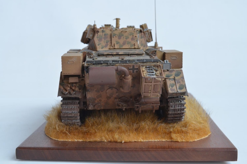 Competently built 1/16 scale Trumpeter WWII German Army PzKfw II Luchs plastic model kit on - Image 4 of 6