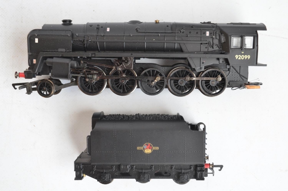 Hornby limited edition OO gauge R2139 Fitted Freight train pack with BR Class 9 2-10-0 electric - Image 3 of 7