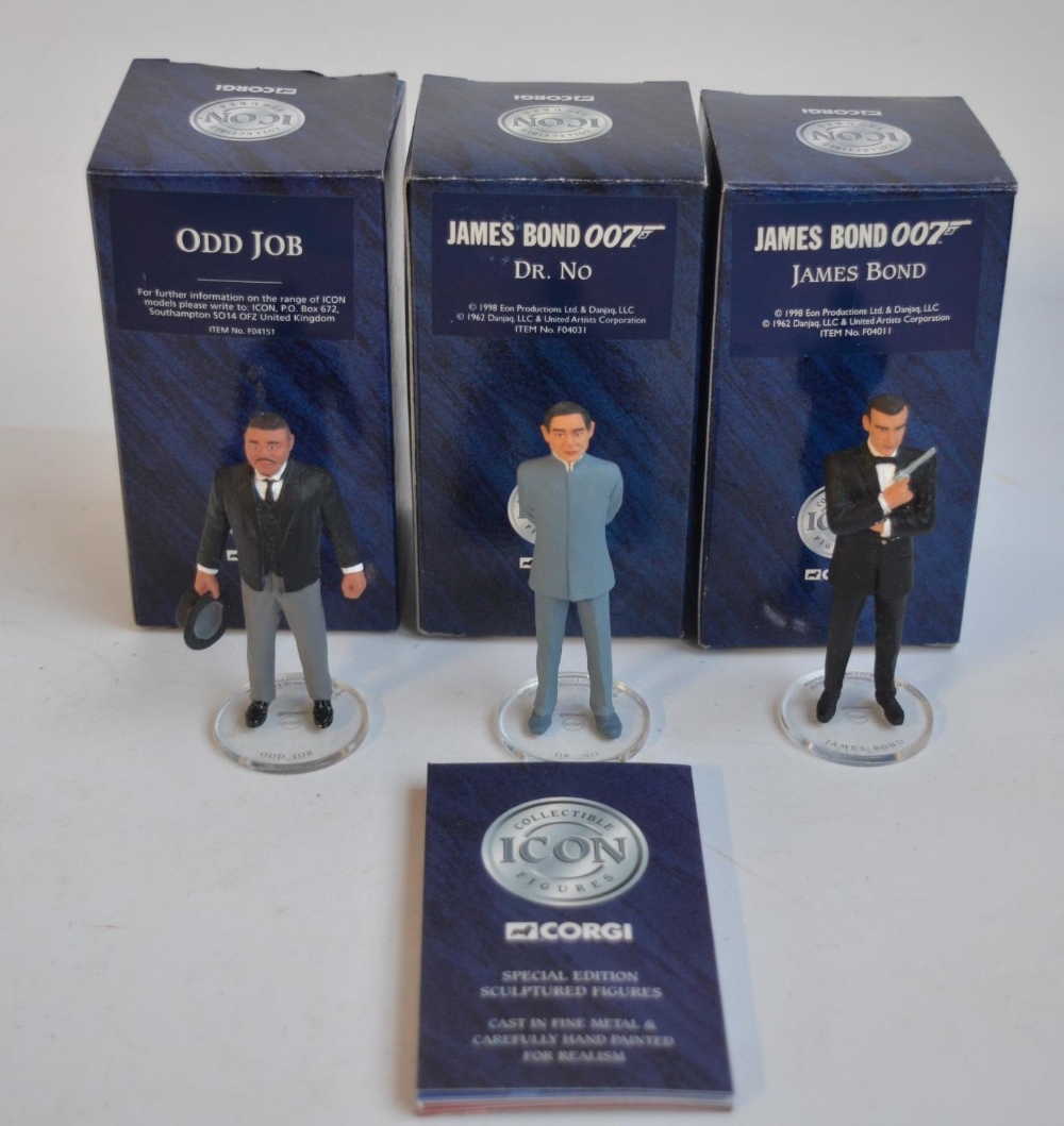 Six boxed pre-painted metal James Bond Corgi Icon Figure models in 1/24 scale to include James Bond, - Bild 2 aus 8