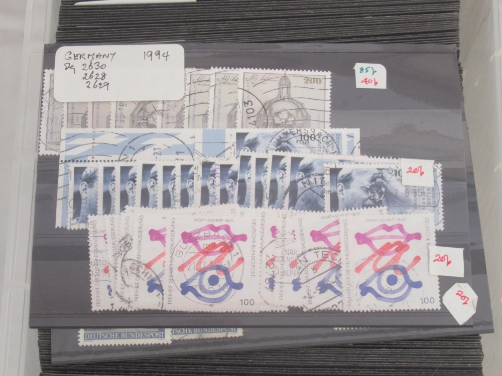 Assorted collection of German Stamp sets, Air World and International Covers, & mixed stamp booklets - Image 7 of 12