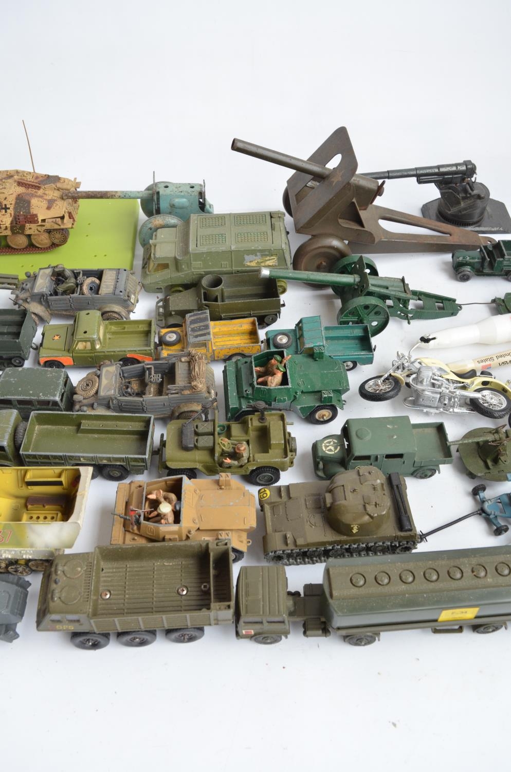 Collection of mostly military diecast model vehicles from Solido, Corgi, Dinky, 21st Century Toys, - Image 3 of 10