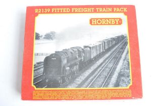 Hornby limited edition OO gauge R2139 Fitted Freight train pack with BR Class 9 2-10-0 electric