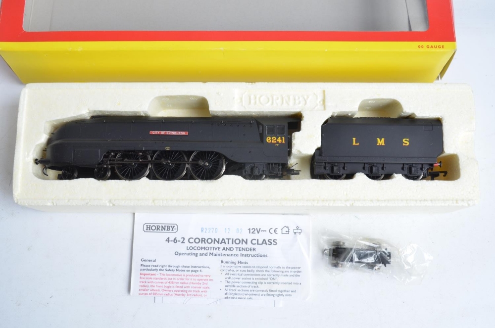 Two Hornby OO gauge electric steam train models to include R3172 Southern Railways 4-4-0 Schools - Image 6 of 6