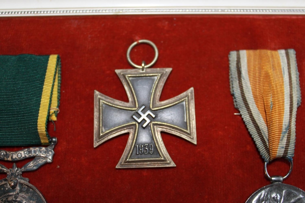 Framed collection of Medals. Victory Medal, 1914-18 War Medal, Territorial Army For Efficient - Image 2 of 2