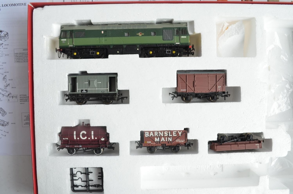 Bachmann OO gauge Digital Freight Set 30-045 with Class 25 diesel and replacement goods wagons ( - Image 3 of 13