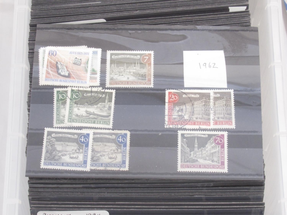 Assorted collection of German Stamp sets, Air World and International Covers, & mixed stamp booklets - Image 6 of 12