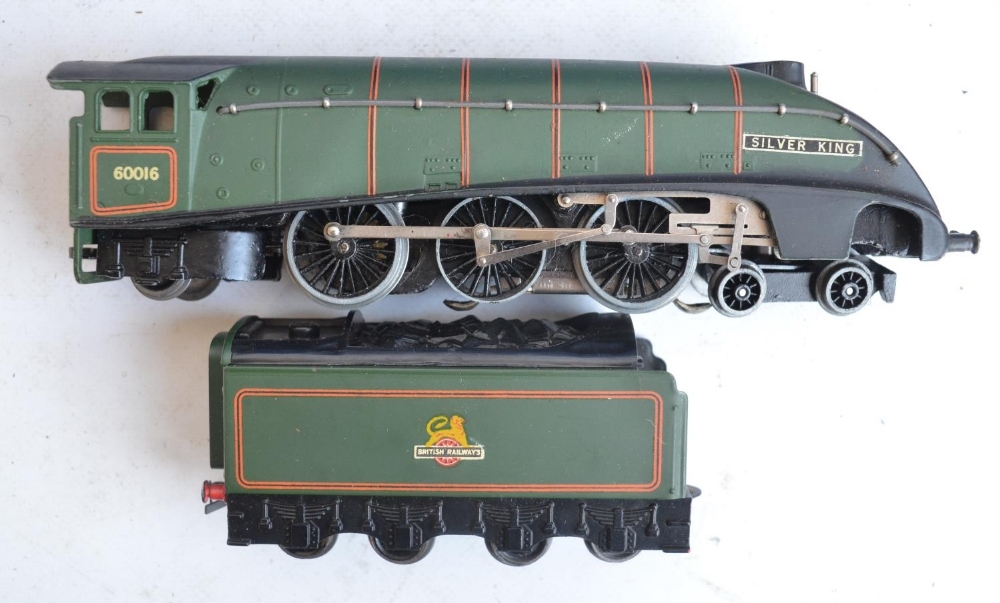 Collection of vintage Hornby Dublo (3 rail electric) railway models and accessories to include boxed - Image 7 of 12