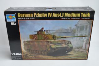 Unbuilt 1/16 scale Trumpeter German Pzkpfw IV Ausf J Medium Tank highly detailed plastic model