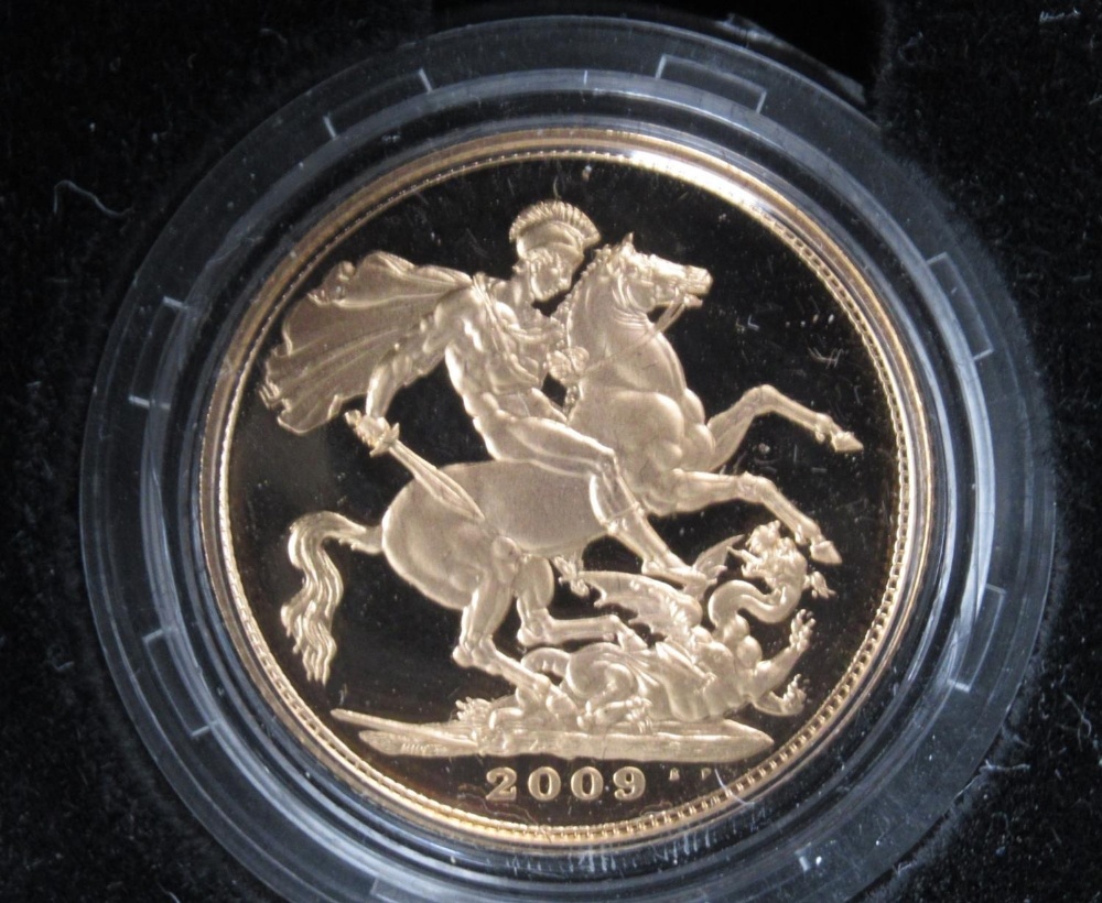 The Royal Mint - The 2009 UK Sovereign Gold Proof Coin, Limited Edition no.0915/12500, with original - Image 2 of 4