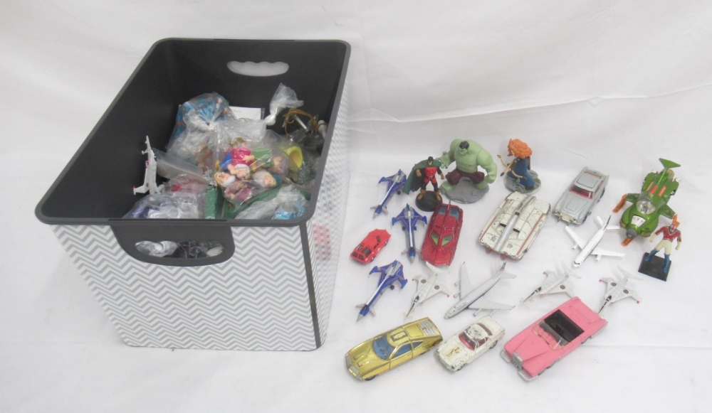 Assorted collection of loose Sci-Fi and other diecast vehicles and figures