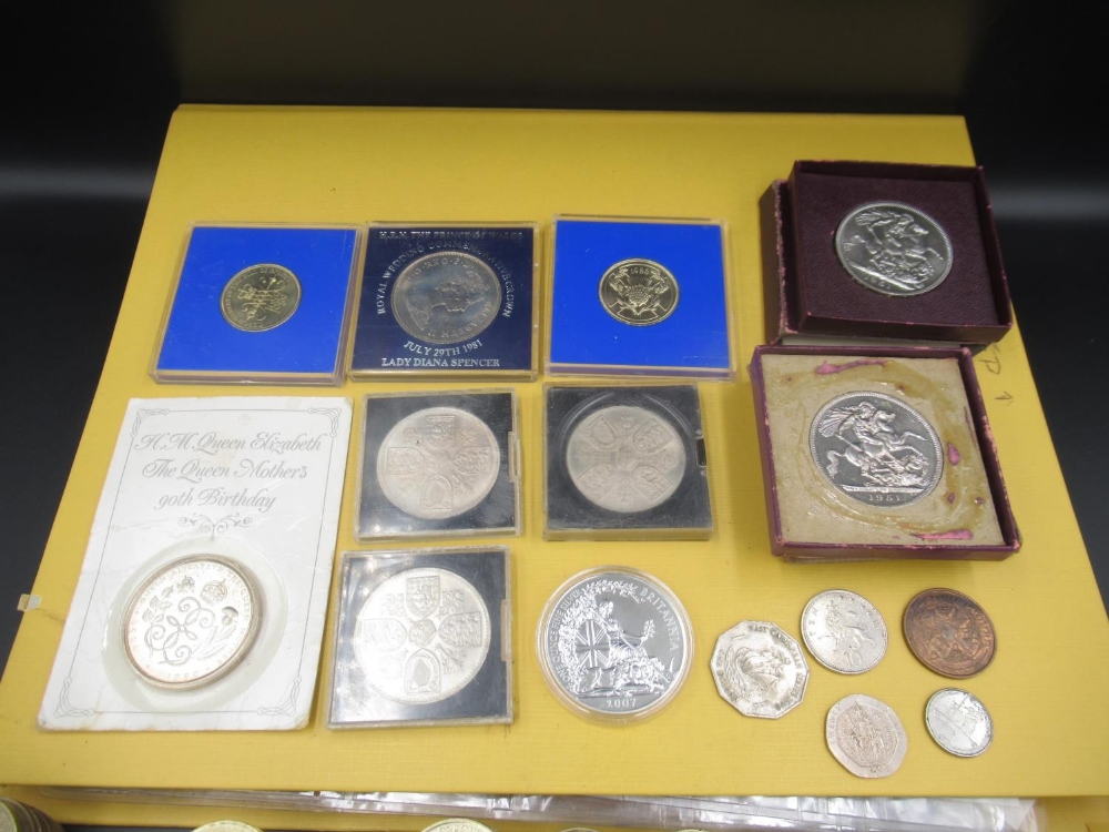 Large mixed collection of British coins and bank notes to inc. commemorative £2 coins (approx 247) - Image 6 of 15