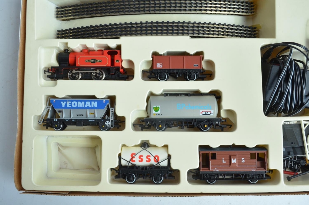 Hornby R390 OO gauge Freight Hauler electric train set with 0-4-0T Queen Mary and 5 goods wagons ( - Image 3 of 4