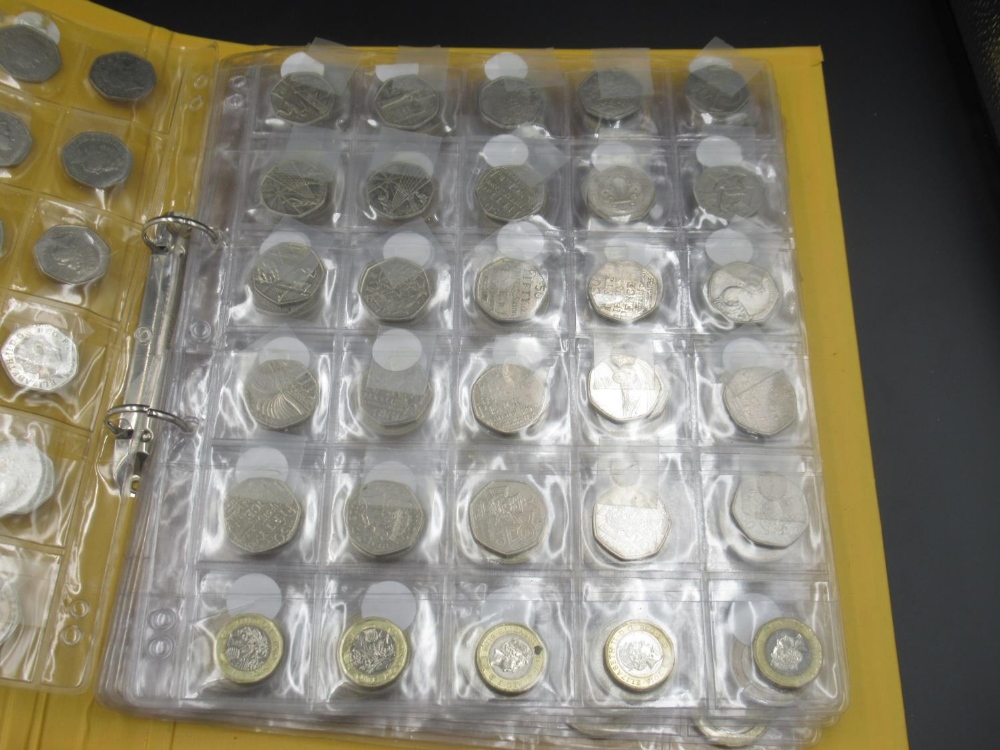 Large mixed collection of British coins and bank notes to inc. commemorative £2 coins (approx 247) - Image 10 of 15