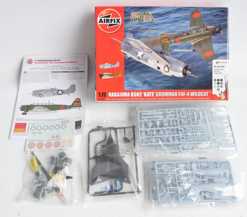 Collection of model kits to include Eduard Royal Class R0012 1/72 Fw190A-8 set with 4 Fw190A-8 - Image 7 of 12