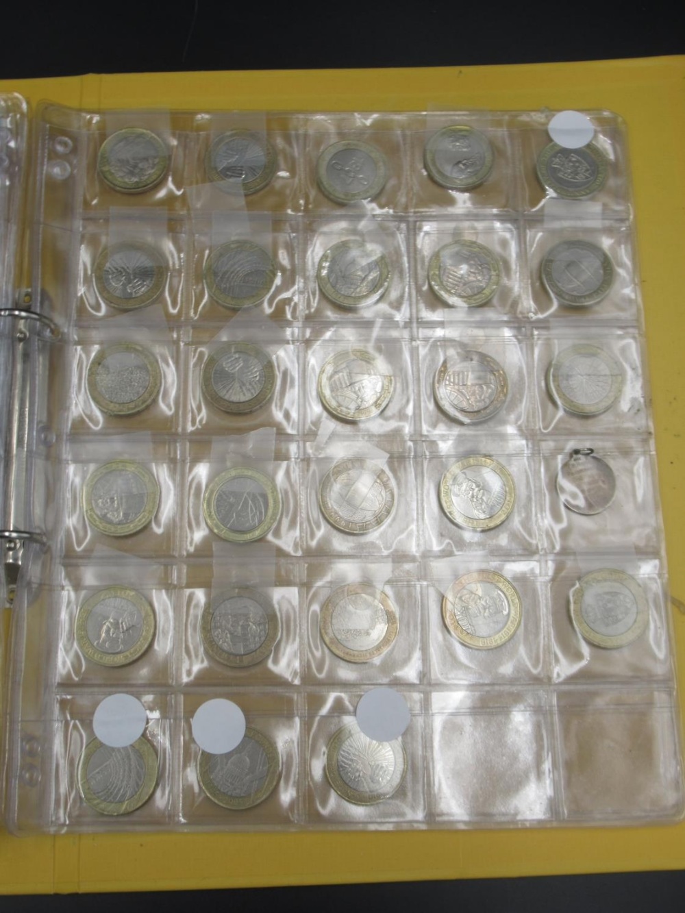 Large mixed collection of British coins and bank notes to inc. commemorative £2 coins (approx 247) - Image 15 of 15