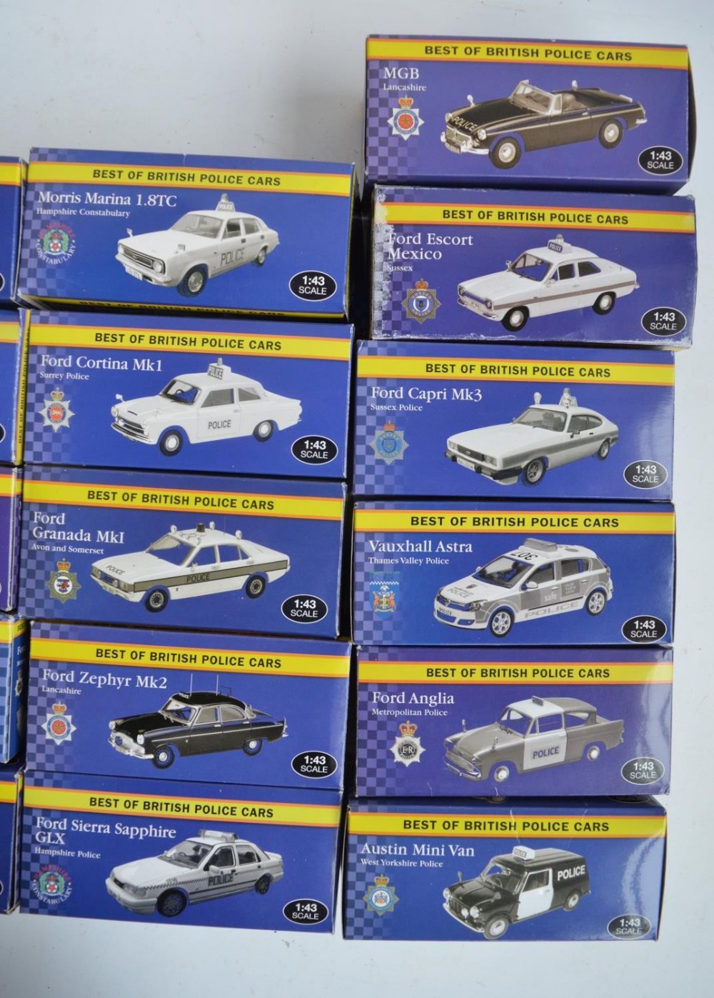 Collection of twenty six boxed 1/43 scale previously displayed British Police Car diecast models - Bild 2 aus 10