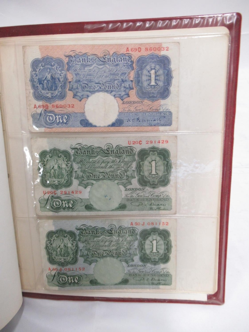 Mixed collection of GB and International banknotes in 3 folders - Image 24 of 32