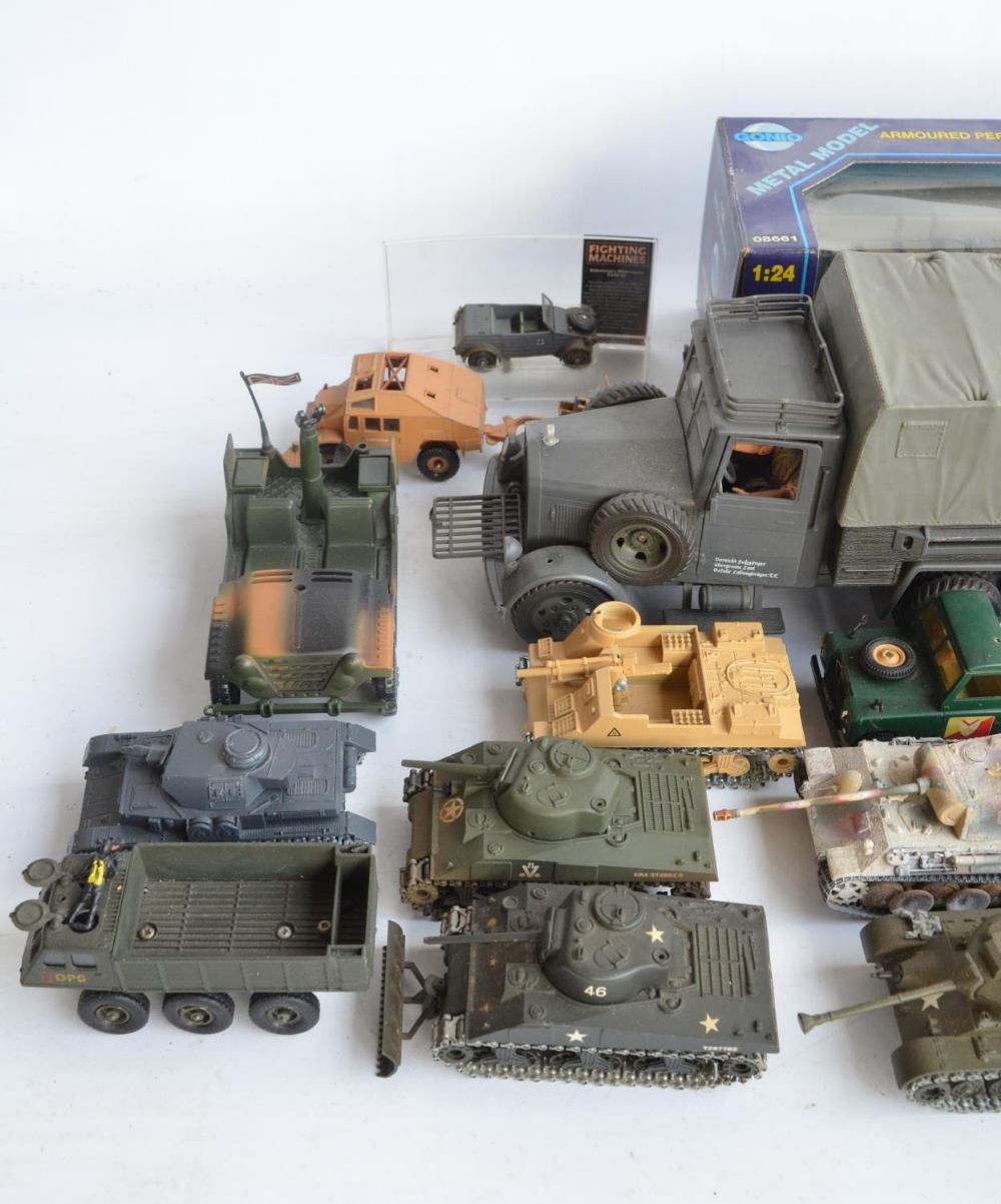 Collection of mostly unboxed diecast and plastic armour models, various scales and manufacturers - Image 5 of 11