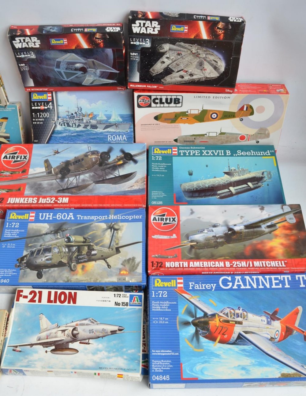 Twenty Three unbuilt aviation, marine and science fiction related plastic model kits, various scales - Image 3 of 6