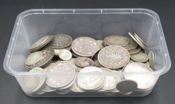 Assorted collection of Queen Victoria crowns, shillings, half-crowns, etc. (34.91 ozt)