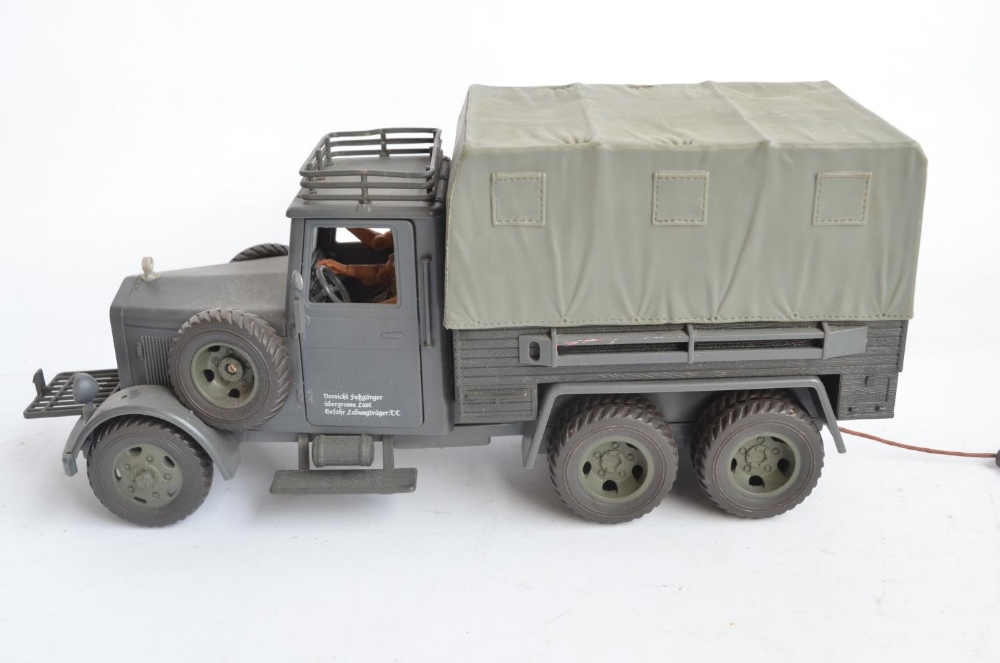 Collection of mostly unboxed diecast and plastic armour models, various scales and manufacturers - Image 8 of 11