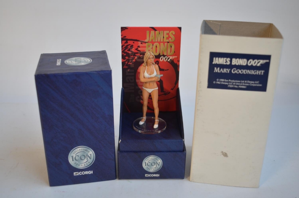 Six boxed pre-painted metal James Bond Corgi Icon Figure models in 1/24 scale to include James Bond, - Bild 4 aus 8