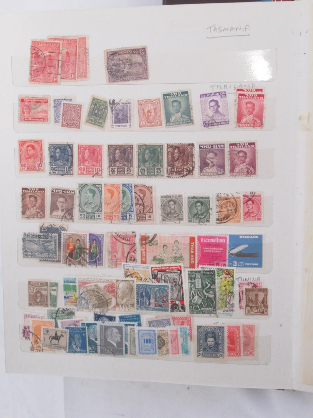 Davo Liechtenstein stamp album, 2 stamp albums cont. various world stamps, Davo USA stamp album - Image 14 of 17