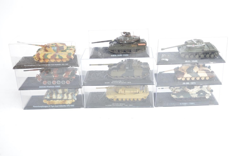 Collection of 1/72 scale diecast WWII to modern armour models to include 23 DeAgostini examples ( - Image 3 of 8