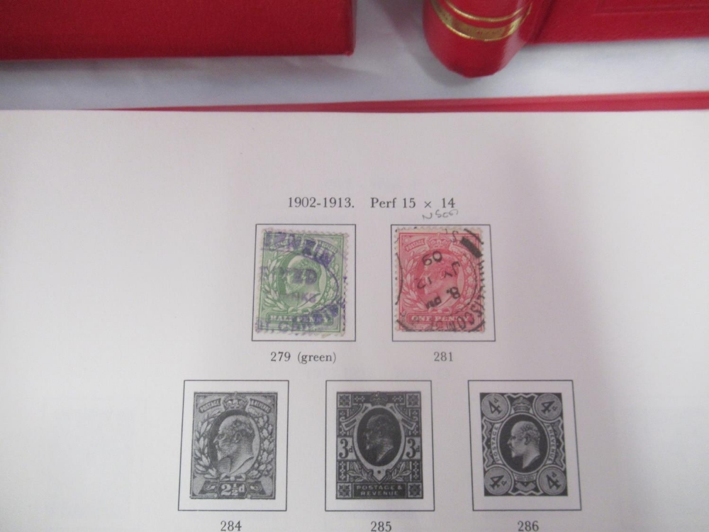 Assorted collection of mixed GB and International stamps loose and in 13 folders/albums, with a - Image 6 of 10