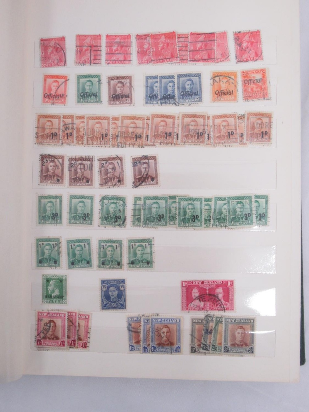 Assorted collection of GB, commonwealth and International stamps to inc. stamp book of GB Postage - Image 8 of 20