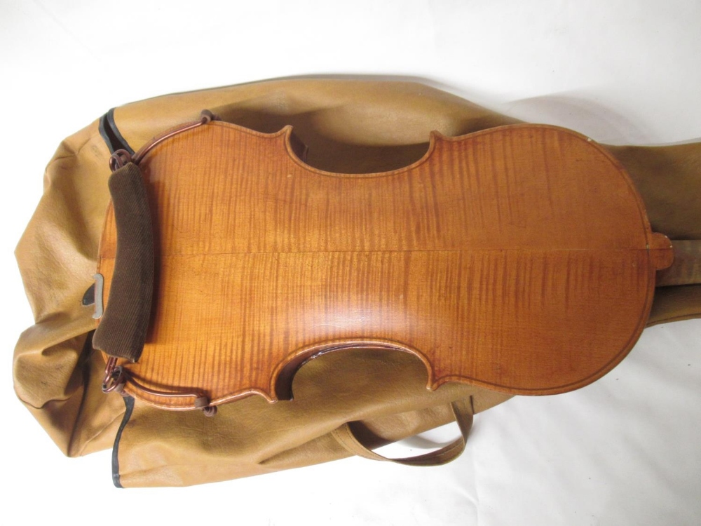 Unnamed Viola with Panpi fitted bridge and a brown carry bag (lacking bow in need of attention), and - Bild 6 aus 13