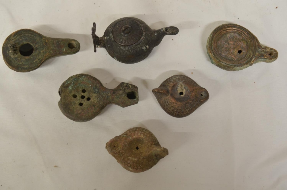 Collection of ancient, mostly metal oil lamps (Victor Brox collection) - Image 3 of 4