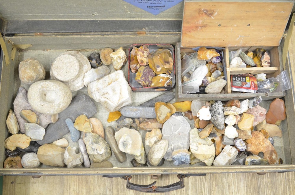 Collection of flint and stone tools including axe heads from Dorset, corn grinders, arrow heads, - Image 4 of 6